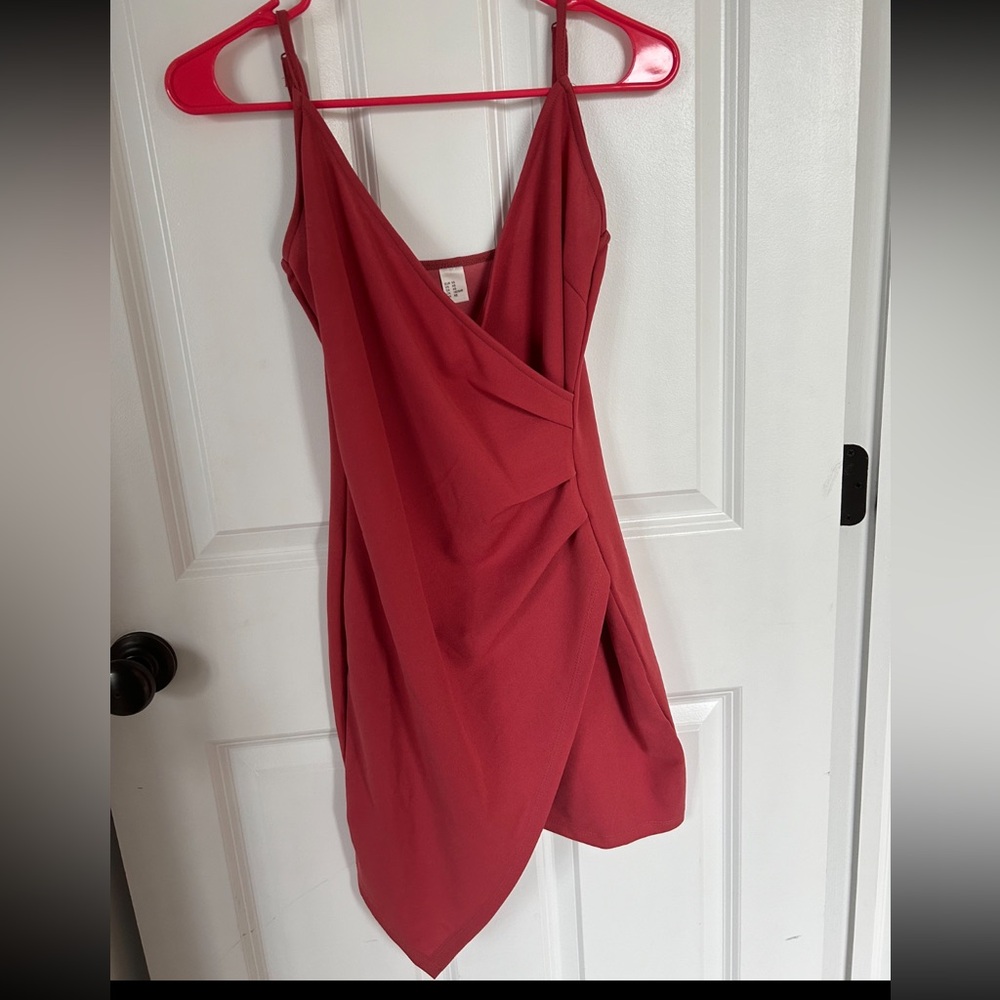 Amazon pink mid dress. Size extra small. Worn once great condition.